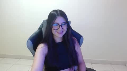 Snapshot of sahaliefox_ chatting on 10.13.25 Sahaliefox online show from 10.13.25