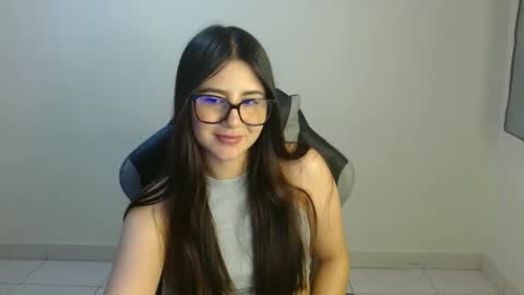 Snapshot of sahaliefox_ chatting on 10.17.25 Sahaliefox online show from 10.17.25