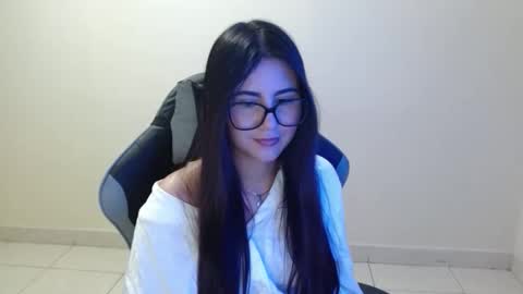 Snapshot of sahaliefox_ chatting on 10.24.25 Sahaliefox online show from 10.24.25