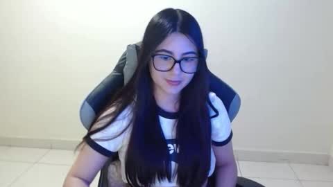 Snapshot of sahaliefox_ chatting on 10.30.25 Sahaliefox online show from 10.30.25