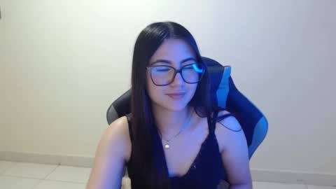 Snapshot of sahaliefox_ chatting on 11.03.25 Sahaliefox online show from 11.03.25