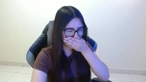 Snapshot of sahaliefox_ chatting on 11.12.25 Sahaliefox online show from 11.12.25