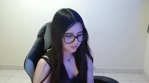 Snapshot of sahaliefox_ chatting on 11.18.25 Sahaliefox online show from 11.18.25