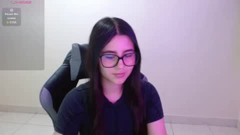 Snapshot of sahaliefox_ chatting on 11.22.25 Sahaliefox online show from 11.22.25