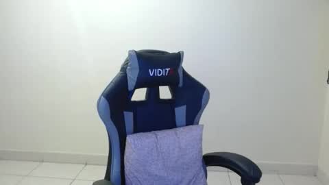 Snapshot of sahaliefox_ chatting on 12.02.25 Sahaliefox online show from 12.02.25