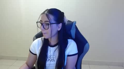 Snapshot of sahaliefox_ chatting on 12.18.25 Sahaliefox online show from 12.18.25