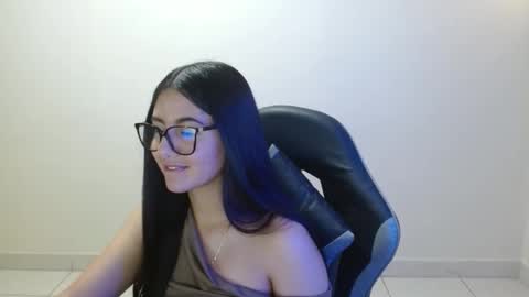 Snapshot of sahaliefox_ chatting on 04.18.26 Sahaliefox online show from 04.18.26