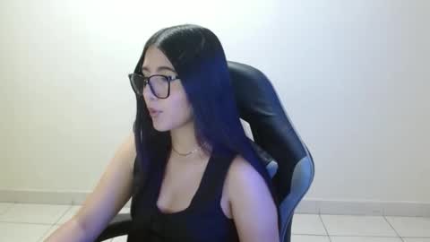 Snapshot of sahaliefox_ chatting on 04.20.26 Sahaliefox online show from 04.20.26