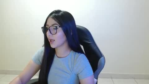 Snapshot of sahaliefox_ chatting on 04.23.26 Sahaliefox online show from 04.23.26
