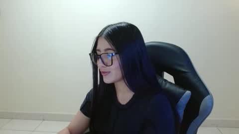 Snapshot of sahaliefox_ chatting on 04.28.26 Sahaliefox online show from 04.28.26
