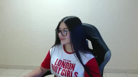 Snapshot of sahaliefox_ chatting on 04.29.26 Sahaliefox online show from 04.29.26