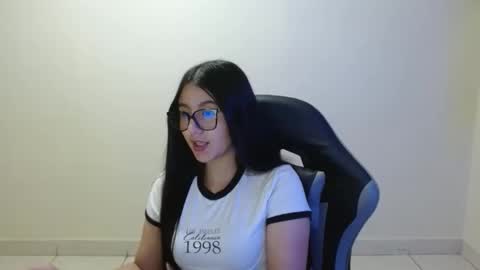 Snapshot of sahaliefox_ chatting on 05.13.26 Sahaliefox online show from 05.13.26