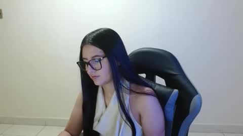 Snapshot of sahaliefox_ chatting on 05.21.26 Sahaliefox online show from 05.21.26