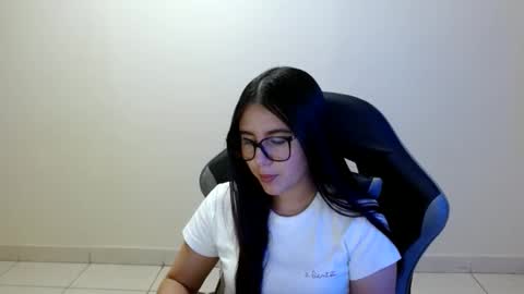 Snapshot of sahaliefox_ chatting on 05.26.26 Sahaliefox online show from 05.26.26