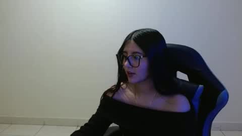 Snapshot of sahaliefox_ chatting on 05.27.26 Sahaliefox online show from 05.27.26