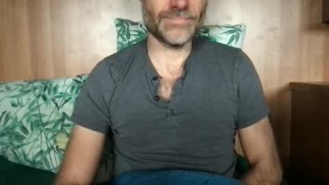 saint009 online show from 10.15.25