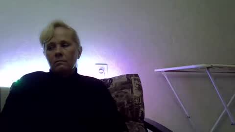 Snapshot of sakura_blonde chatting on 12.17.24 sakura_blonde online show from 12.17.24