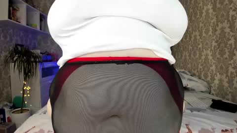 Snapshot of salma_queen chatting on 12.25.24 SalmaRoth online show from 12.25.24