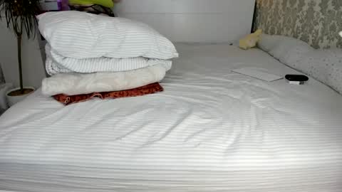 Snapshot of salma_queen chatting on 02.10.25 SalmaRoth online show from 02.10.25