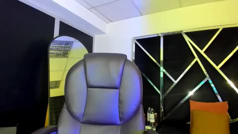 salmaportman_ online show from 10.23.25