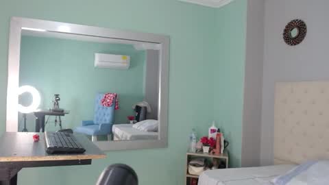 Isabel online show from 09.20.25