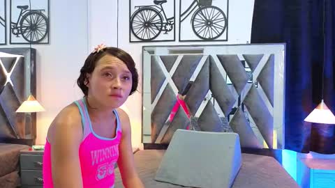 Snapshot of salomewilson chatting on 01.10.26 salomewilson online show from 01.10.26