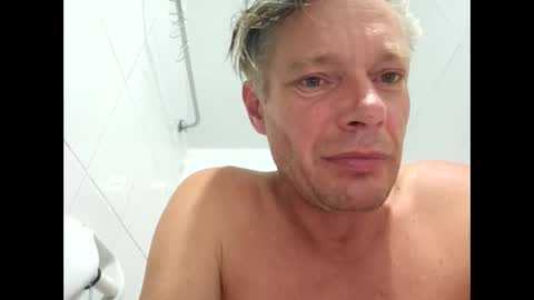 Snapshot of salsapaulus chatting on 02.15.26 salsapaulus online show from 02.15.26