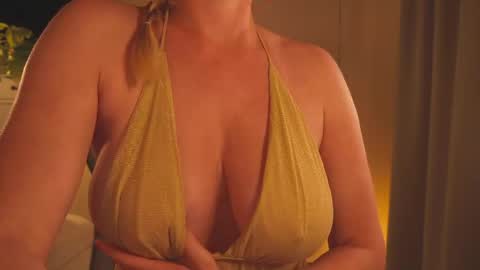 IsaBella-  online show from 04.26.26