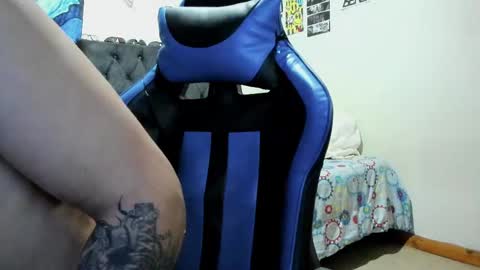 Snapshot of salvatore_dereck chatting on 02.19.25 online show from 02.19.25