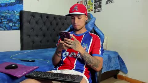 Snapshot of salvatore_dereck chatting on 03.05.25 online show from 03.05.25