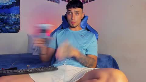 Snapshot of salvatore_dereck chatting on 03.18.26 online show from 03.18.26