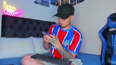Snapshot of salvatore_dereck chatting on 07.01.26 online show from 07.01.26