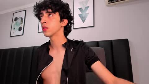 Snapshot of salvatore_monterey chatting on 02.13.25 salvatore online show from 02.13.25