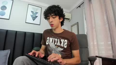 Snapshot of salvatore_monterey chatting on 02.18.25 salvatore online show from 02.18.25