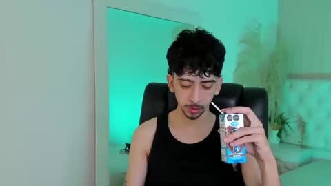 Snapshot of salvatore_monterey chatting on 09.25.25 salvatore online show from 09.25.25