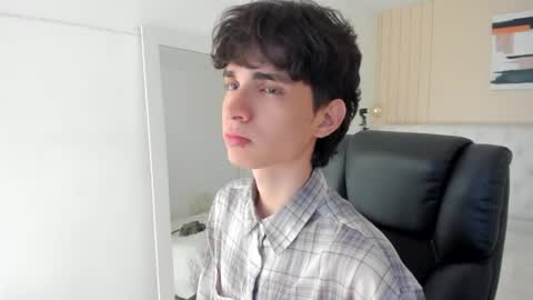 Snapshot of salvatore_monterey chatting on 02.26.26 salvatore online show from 02.26.26