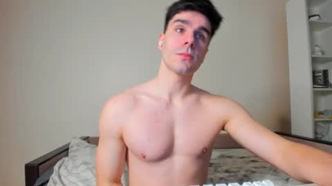 Snapshot of sam_huston18 chatting on 04.11.26 BACK IN 2 WEEKS online show from 04.11.26