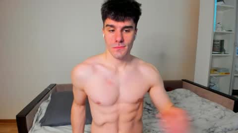 Snapshot of sam_huston18 chatting on 04.16.26 BACK IN 2 WEEKS online show from 04.16.26