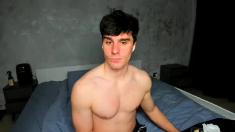 Snapshot of sam_huston18 chatting on 05.20.26 BACK IN 2 WEEKS online show from 05.20.26