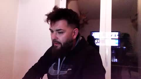 Snapshot of sam_papithebarber chatting on 11.26.25 sam_papithebarber online show from 11.26.25