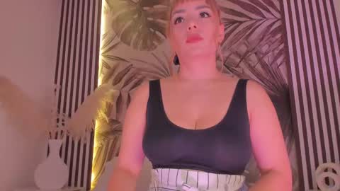 Snapshot of samaantha_white_ chatting on 11.12.25 Samaantha online show from 11.12.25