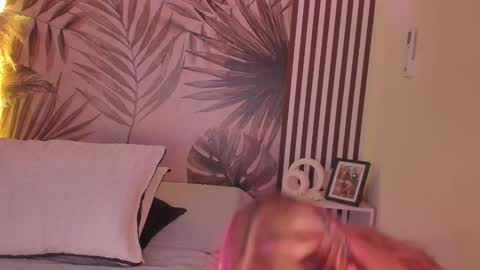 Snapshot of samaantha_white_ chatting on 11.22.25 Samaantha online show from 11.22.25