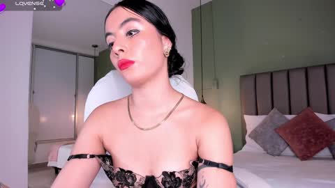 Snapshot of samaantharey chatting on 01.25.25 Samantha online show from 01.25.25