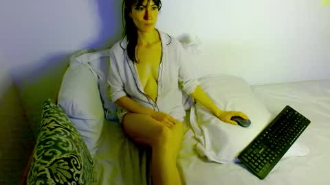 Snapshot of samanta_r_ chatting on 01.05.26 Samanta online show from 01.05.26