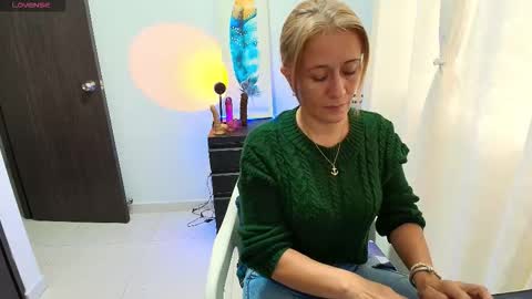 Samanta Stone online show from 11.26.25