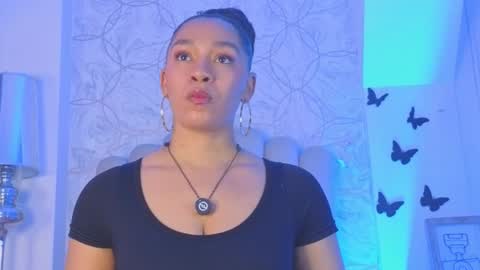 Snapshot of samanta_william chatting on 10.14.25 samanta online show from 10.14.25