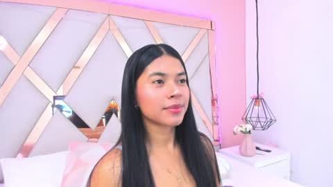 Snapshot of samantaa_shy chatting on 06.17.26 sam online show from 06.17.26