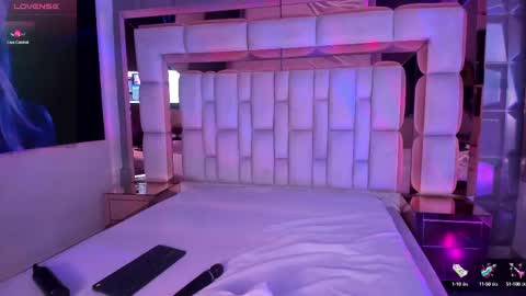 S A M A N T A   online show from 02.27.25