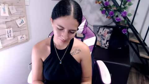 Snapshot of samantha2girl chatting on 07.19.26 samantha online show from 07.19.26