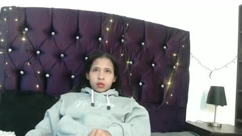 Snapshot of samantha_fox_squirt chatting on 12.20.24 lizzy online show from 12.20.24